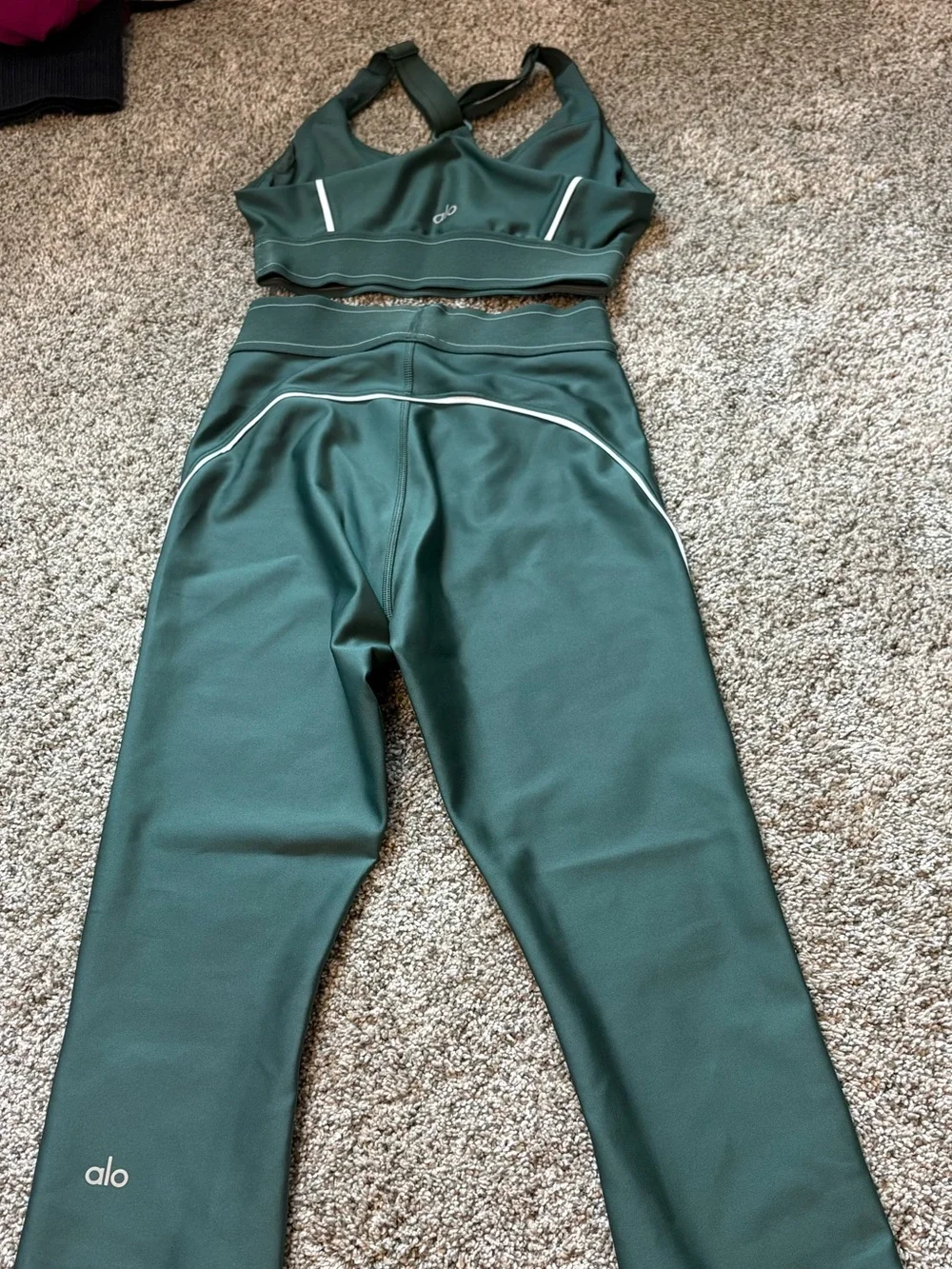 Alo High-Waist Green Leggings (XXS) & Sports Bra (XS) Set